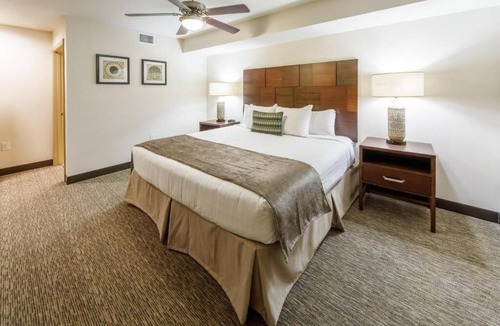 North Scottsdale Hotel | Resort Villa with Splash Zone, Balcony, Kitchen & Fun Activities l 2 Villas