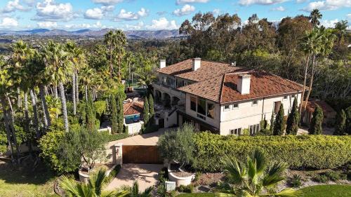 Fairbanks Ranch House | ResortHome Pickle Ball Pool MovieRoom Gym Sauna Villa