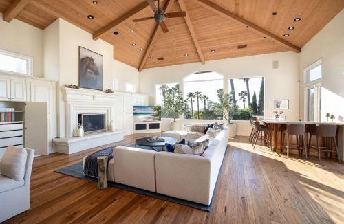 Fairbanks Ranch House | ResortHome Pickle Ball Pool MovieRoom Gym Sauna Villa