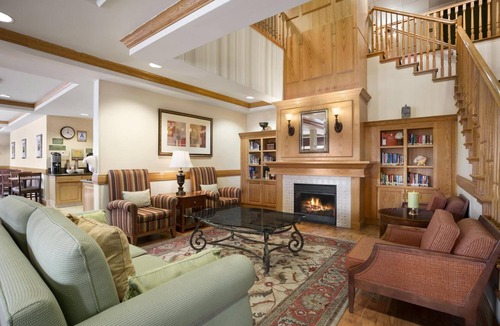 Barstow Hotel | Rest Easy in Two Spacious Rooms w/Free Parking, Near Tanger Outlet & Museums