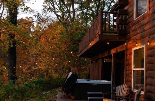 Hallsville Cabin | Retreat at the Cave - Hocking Hills Cabin