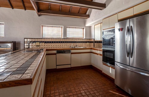 Coarsegold Villa | Retreat by Yosemite: Balcony & Garden Suites