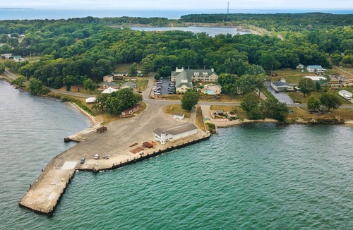 Kelleys Island House | Retreat to the Scenic Iroquois Suites on Kelleys Island 224