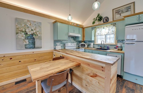 Frenchburg Apartment | Retro Studio: Romantic Getaway in Frenchburg