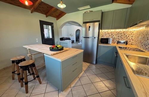 Kerameies Villa | Reunion villa Aetheria Kefalonia, 6 bedrooms, all with extra long beds,