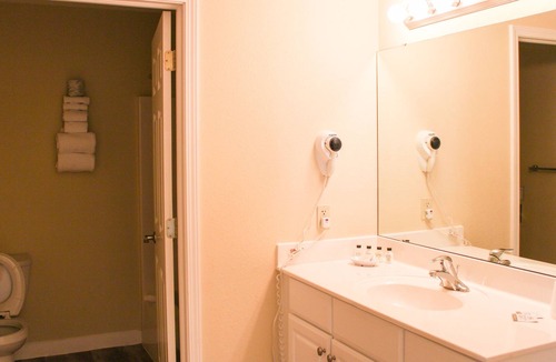 Kelleys Island House | Revel in the Breathtaking View of the Lake at Marblehead Suites 119