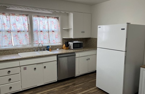 Richfield House | Richfield Corner Cottage- Single level home close to SVC and mountain bike trail