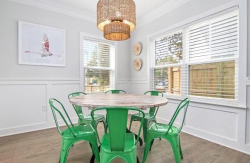 Mount Pleasant House | Ride The Wave, 5 min to Beach, 7 min to Dtwn