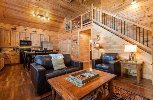 Frenchburg Cabin | Ridge Top Cabin Retreat w/Hot Tub & Game Room