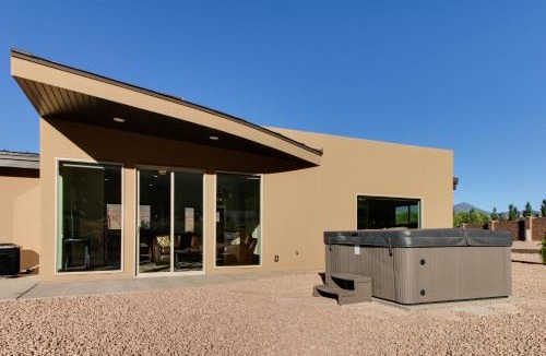 Moab South Valley House | Rim View 7