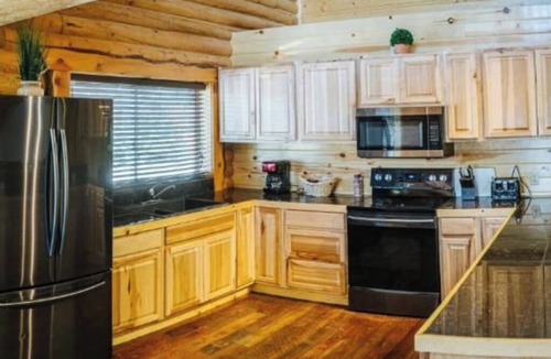 Last Chance Cabin | River Lodge Family Cabin - Unwind by nature's beauty!