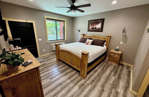 White Bird Bed & Breakfast | Riverfront Lodge in White Bird, ID – 1BR w/Panoramic Views & Breakfast Unit 2