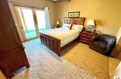 White Bird Bed & Breakfast | Riverfront Lodge in White Bird, ID – 1BR w/Panoramic Views & Breakfast Unit 6