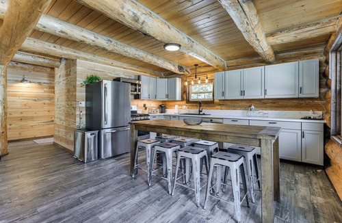 Rocker Cabin | Riverfront Montana Log Cabin w/Mountain Views!