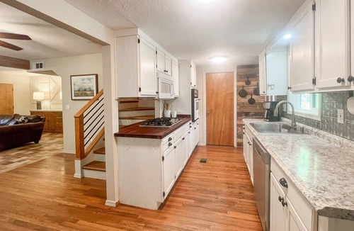 Whispering Pines Cabin | Riverside Hideaway: A Private Forest Retreat with Riverfront Elegance