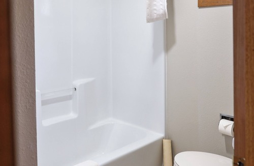 Clarkston Hotel | RiverTree Inn & Suites