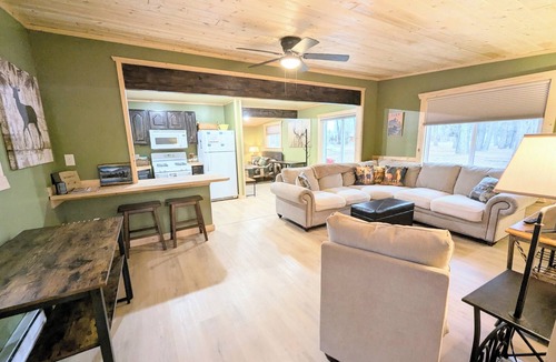Hatch House | Rizzo's River Run - Bryce & Zion Riverside Retreat - 2 Beds 1 Bath