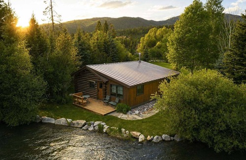 Wilson Cabin | RMR: Fish Creek Cabin- Charlie in Wilson, WY