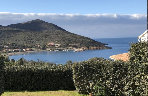 Galeria Apartment | Roc A Mare Galeria sea view apartment, quiet, air conditioning, wifi, beach 200m away