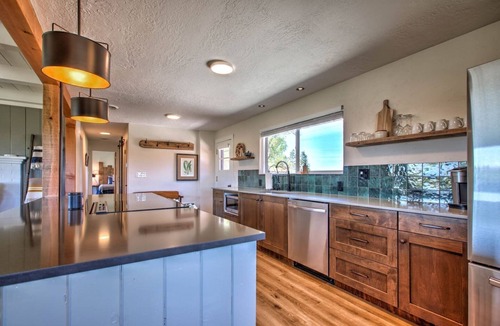 Twin Falls Cabin | Rock Creek Canyon | 2BR, Hot Tub, Fire Pit, Views