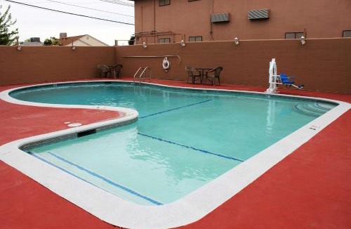 Merced Hotel | Rodeway Inn Near University-Gateway to Yosemite