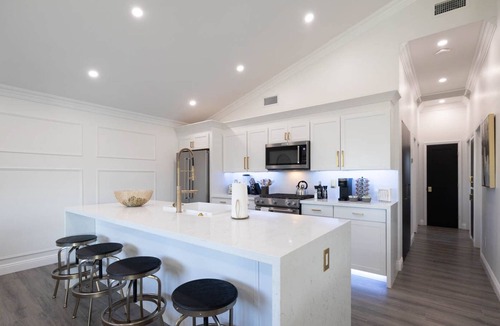 Scottsdale Estates Nine House | Roma Home near Old Town w/ Private HEATED Pool and Putting Green