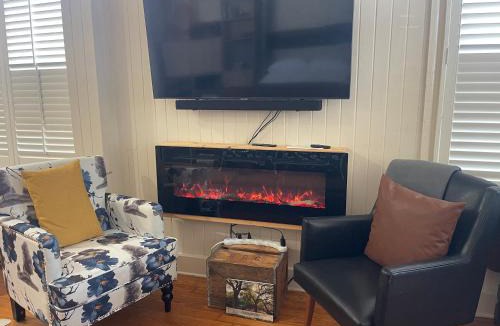 Beach Institute Apartment | Romantic Studio Apt in Historic Downtown Savannah