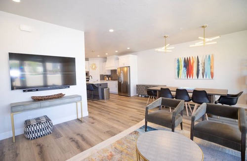 Washington Villa | Rooftop Hot Tub & Heated Pool