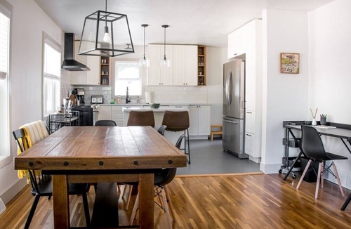 University District House | Room for the Whole Family in the University District