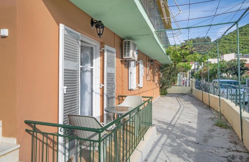 Poros Apartment | Rooms Grapevine