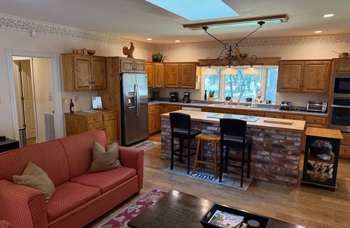 Penn Valley House | Rough & Ready Vineyards Guesthouse