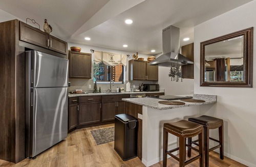 Kachina Village Cabin | Round Rock | 3BR/2BA | Spend Spring in Flagstaff!