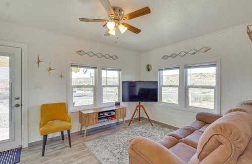 Kingman House | Route 66 Roadtripper Retreat w/Private Backyard
