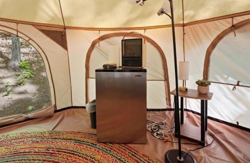 Stanton Other | RRG Glamping Tent, AC, Fire Pit, Shared Hot Tub