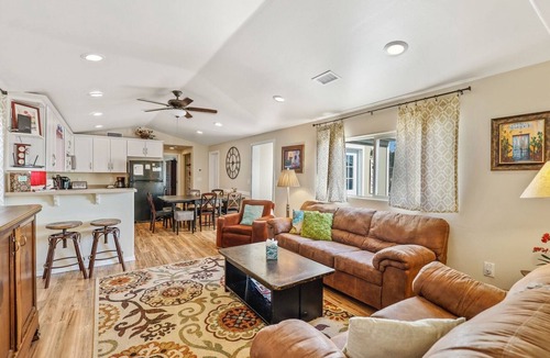 Winona House | Rural, high desert, private. Hot Tub, fire pit, fully fenced, views for days!