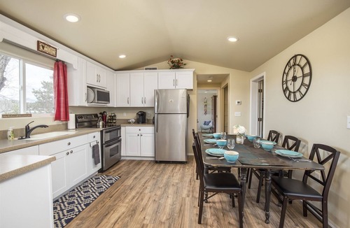 Winona House | Rural, high desert, private. Hot Tub, fire pit, fully fenced, views for days!
