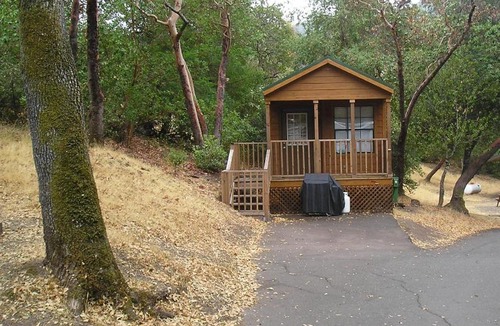Cloverdale Resort | Russian River Camping Resort One-Bedroom Cabin 2