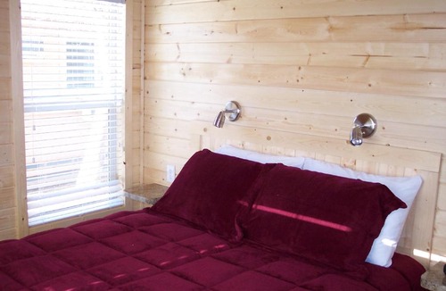 Cloverdale Resort | Russian River Camping Resort Cottage 9