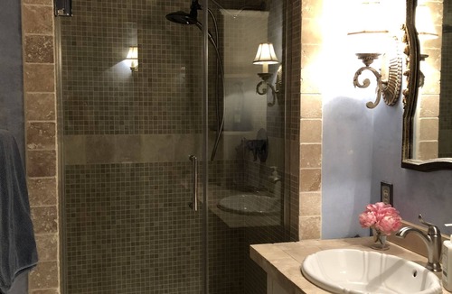 Tyrone Apartment | Rustic and luxurious self-catering suite.