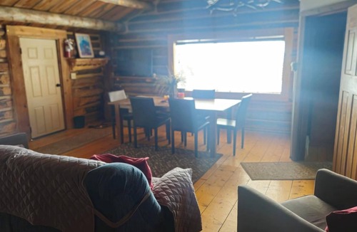 Cora Cabin | Rustic Cabin at gateway to Upper Green River and Wind River Mountains in Cora WY