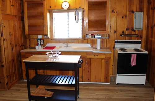 Oakhurst Cabin | Rustic Chapparal Cabin at Bass Lake Heights