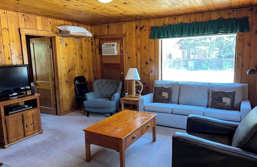 West Yellowstone Cabin | Rustic Charm Meets Modern Comfort, Steps from Yellowstone's West Entrance