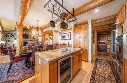 River Meadows Cabin | Rustic Elegance, Quiet, 20 min from Town or Teton Village. Sleeps 9.