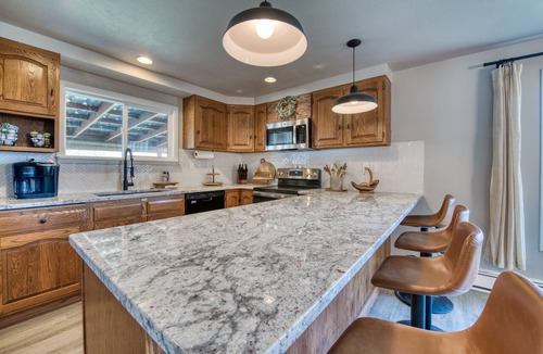 Hamilton House | Rustic escape at Tamarack Ranch! Mountain View home in the Bitterroot Valley!