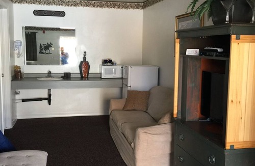 Ely Hotel | Rustic Inn Motel