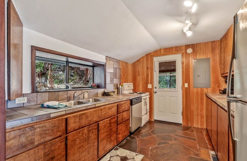Hope Cabin | Rustic lakeview cabin w/gas grill, large deck, mountain views, W/D, wood stove