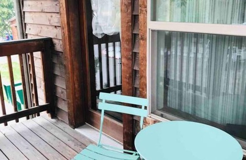 River Road Condo | Rustic, modern, and cozy condo located in central Missoula on the Milwaukee Path bike trail.