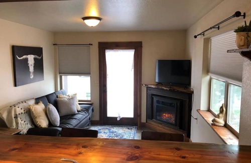 River Road Condo | Rustic, modern, and cozy condo located in central Missoula on the Milwaukee Path bike trail.