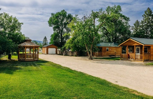 Dayton Cabin | Rustic Ridge Cabins, Charming Dayton Retreat (3 Options!)