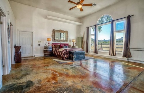 Upper Lake House | Rustic Villa Stay w/Stunning View & Farm Animals